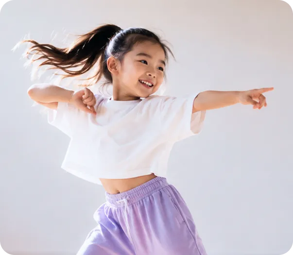 ダンスを楽しみながら身体を動かす子ども｜Baby-J Sports