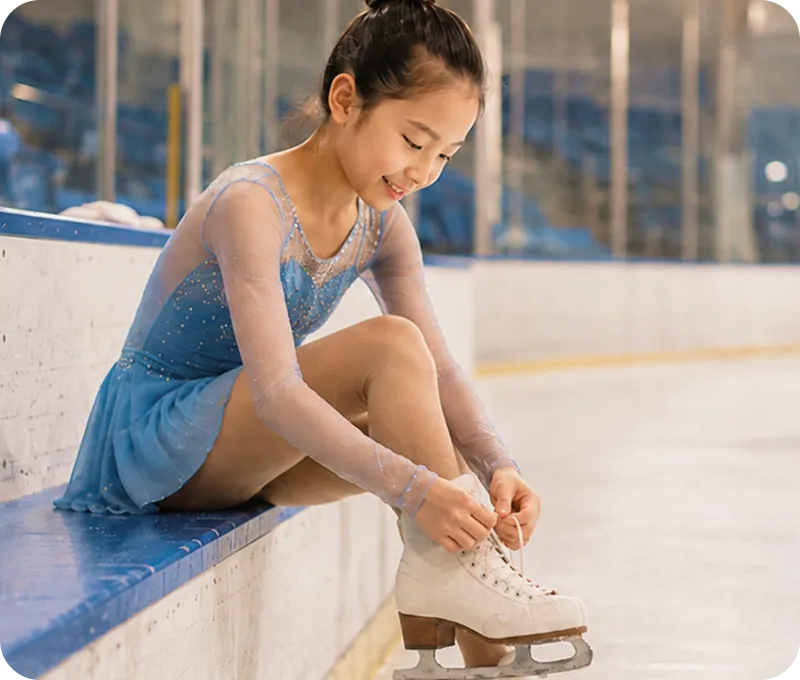 氷上を舞い、滑る喜びを全身で感じる子ども｜Baby-J Sports